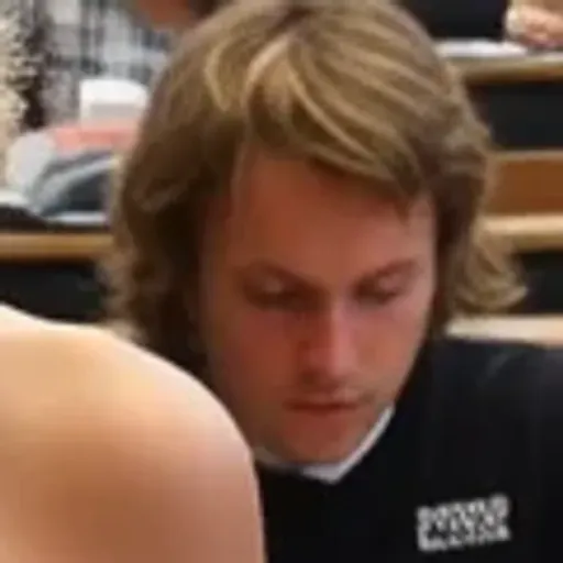 AIポルノ写真ジェネレーター