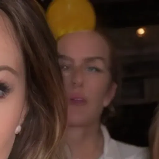 AI色情照片生成器