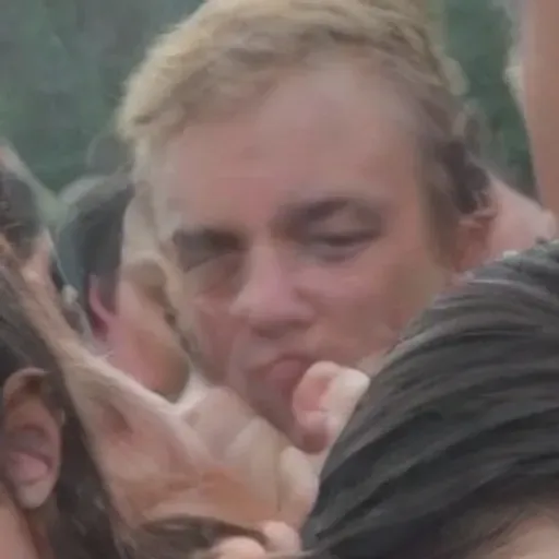 AI色情照片生成器