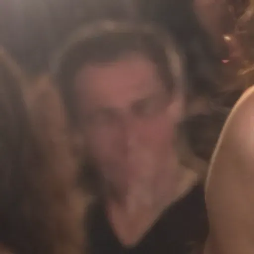 AI色情照片生成器