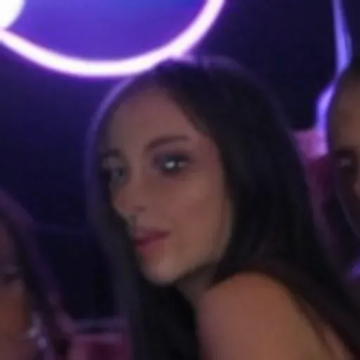 AI色情照片生成器