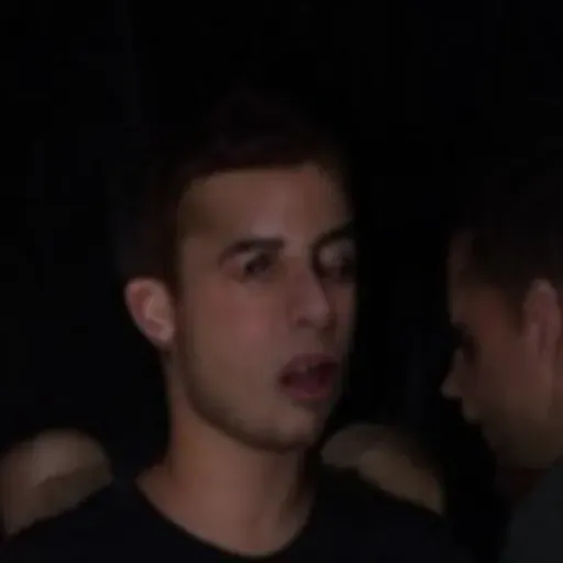 AI色情照片產生器