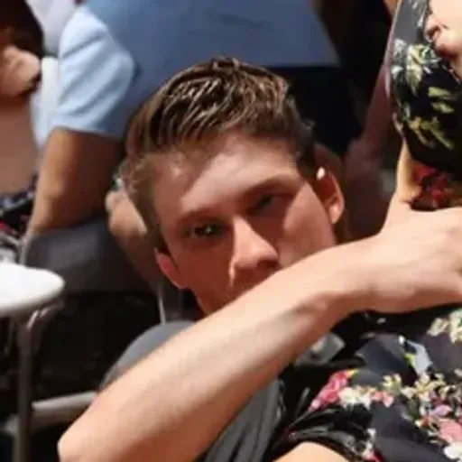 generatore di foto porno IA