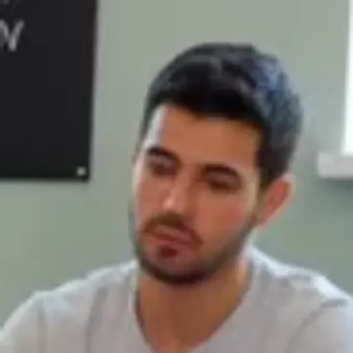 AIポルノ写真ジェネレーター