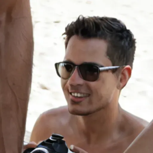 Penghasil gambar lucah AI