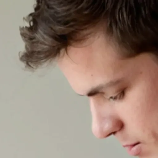 AIポルノ写真ジェネレーター