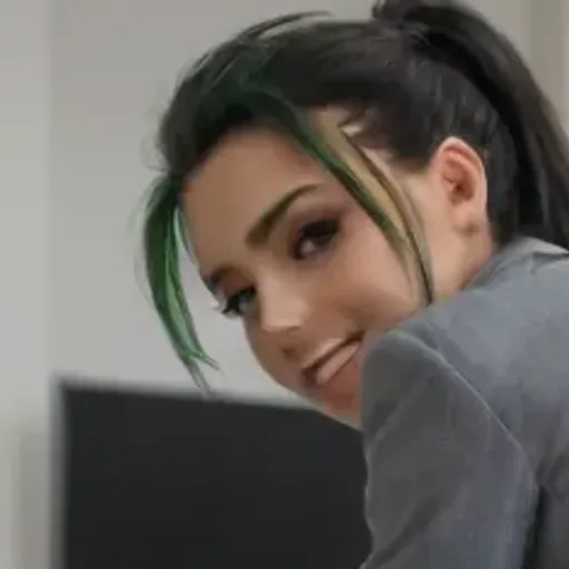 โปรแกรมสร้างภาพโปรนที่ใช้ปัญหา AI