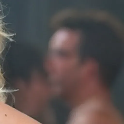 AIポルノ写真ジェネレーター