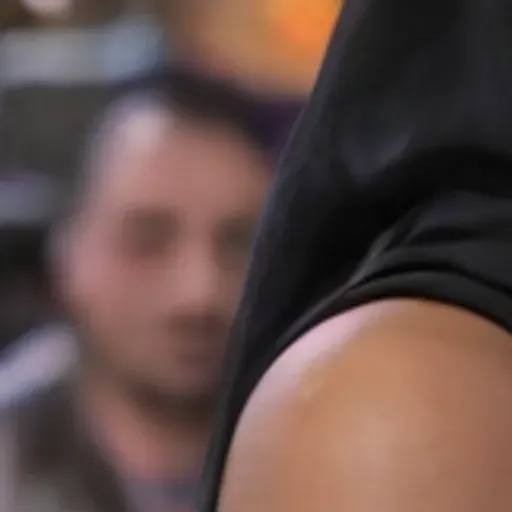 โปรแกรมสร้างภาพโปรนที่ใช้ปัญหา AI