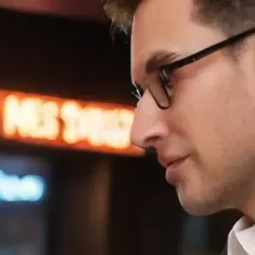 Penghasil gambar lucah AI