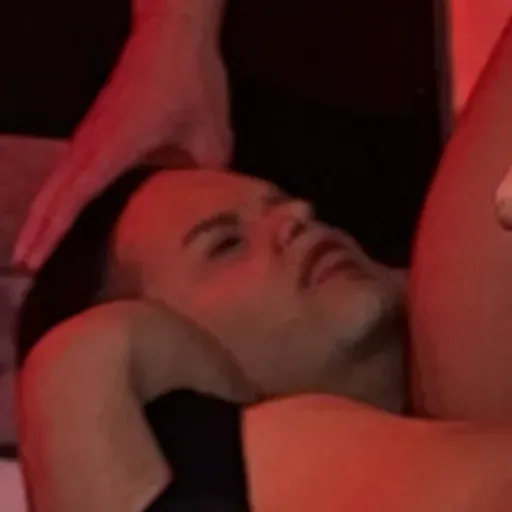 Penghasil gambar lucah AI