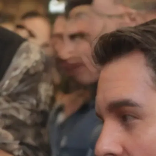 Pencipta imej lucah AI