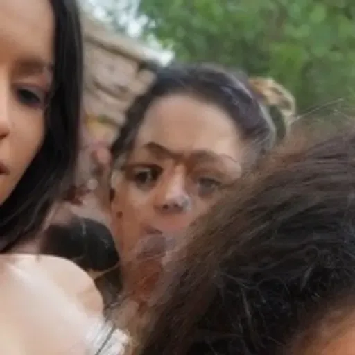 Pencipta imej lucah AI