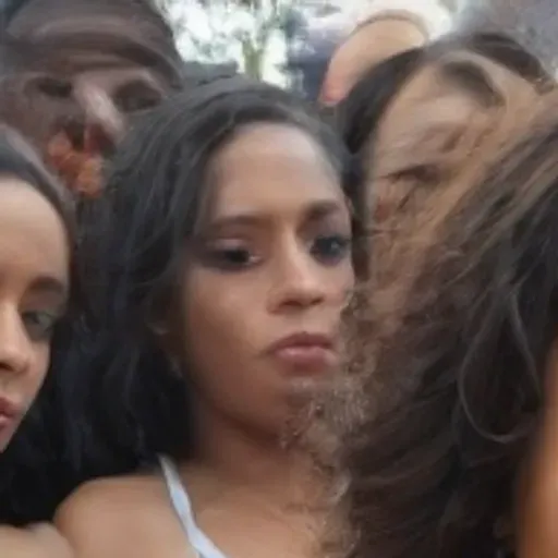 Penghasil gambar lucah AI