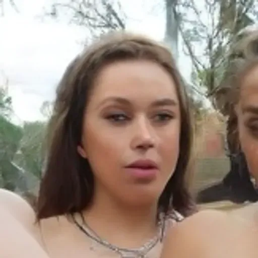 Penghasil gambar lucah AI