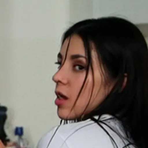 AI色情照片生成器