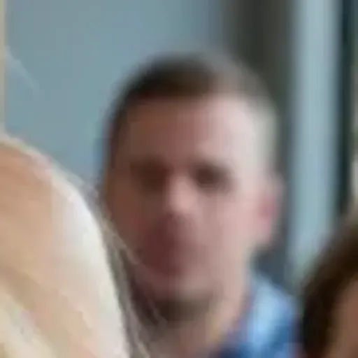 Generator obrazów pornograficznych z wykorzystaniem sztucznej inteligencji